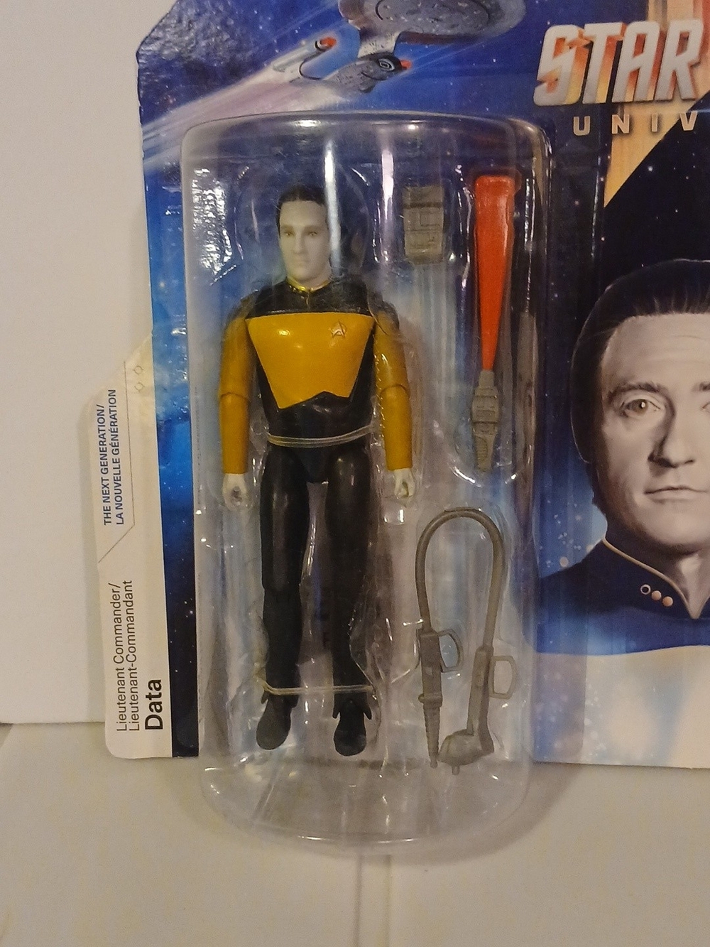 Star Trek Universe Lieutenant Commander Data Action Figure - Yellow & Black - Picture 5 of 5